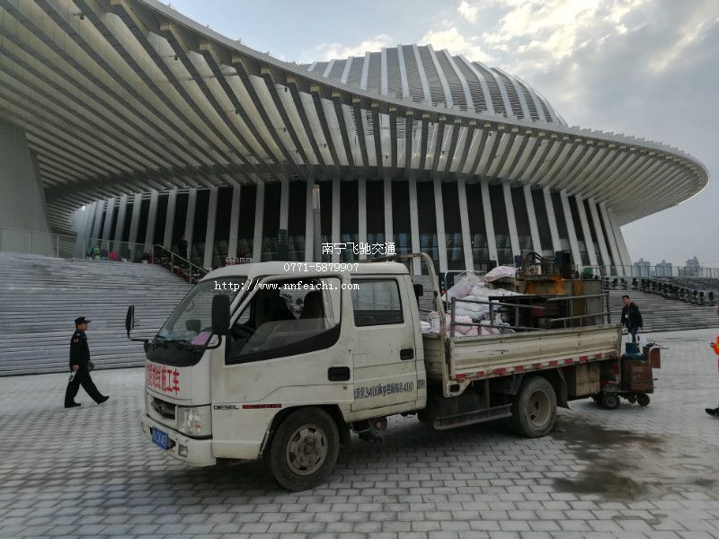 广西文化艺术中心热熔标线施工